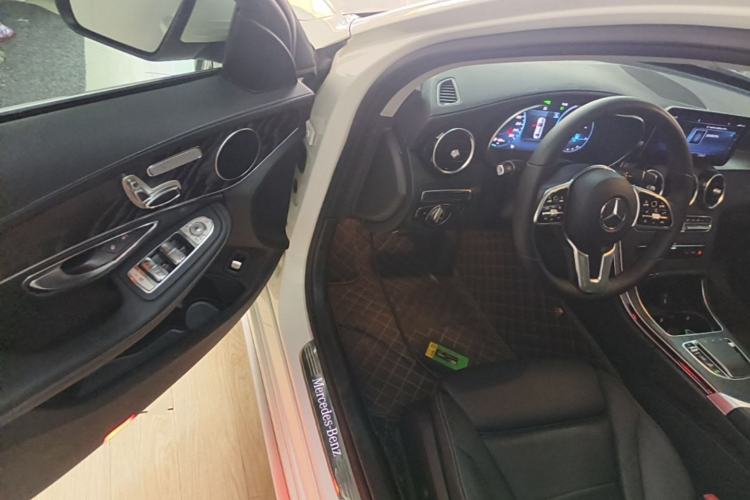 Used Mercedes-Benz C-Class 2019 Restyled C 260 L Sport Edition Driver Seat