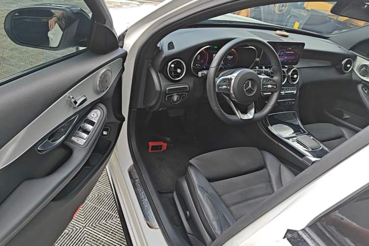 Used Mercedes-Benz C-Class 2019 C 260 Sport Edition Driver Seat