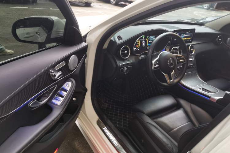 Used Mercedes-Benz C-Class 2019 Restyled C 260 L Sport Edition Driver Seat