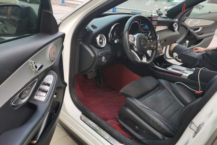 Used Mercedes-Benz C-Class 2019 C 260 Sport Edition Driver Seat