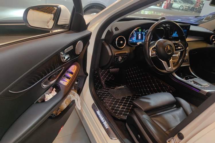 Used Mercedes-Benz C-Class 2019 Restyled C 260 L Sport Edition Driver Seat