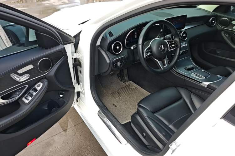 Used Mercedes-Benz C-Class 2019 Restyled C 260 L Sport Edition Driver Seat
