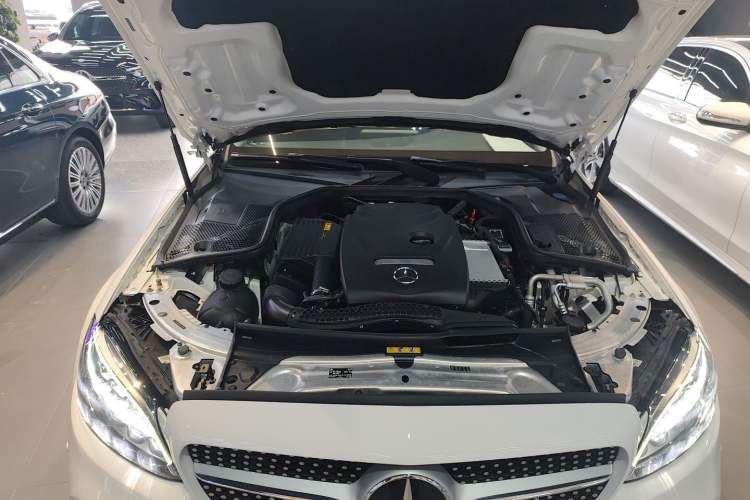 Used Mercedes-Benz C-Class 2019 C 180 L Fashion Edition Sport Version Engine Bay