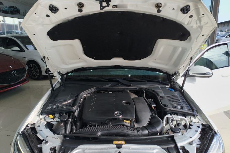 Used Mercedes-Benz C-Class 2019 C 260 Estate Engine Bay