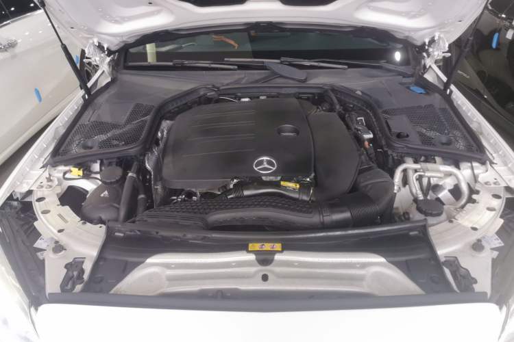 Used Mercedes-Benz C-Class 2019 C 260 Estate Engine Bay