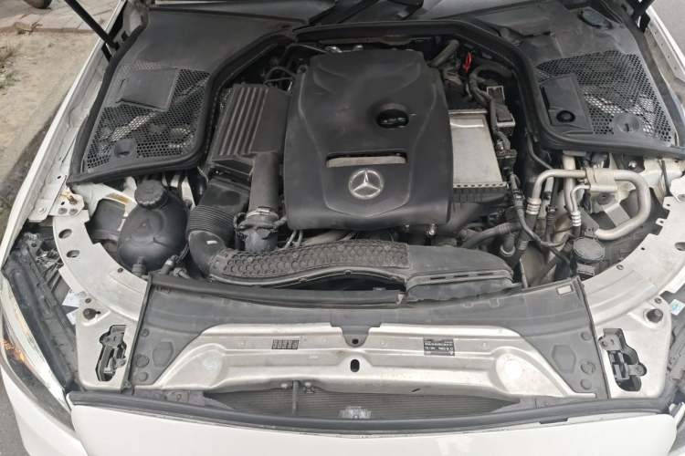 Used Mercedes-Benz C-Class 2019 C 180 L Fashion Model Engine Bay