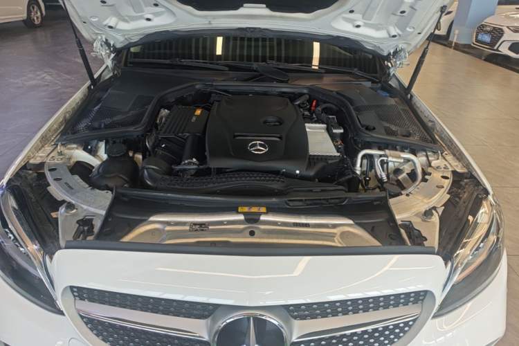 Used Mercedes-Benz C-Class 2019 C 180 L Fashion Edition Sport Version Engine Bay