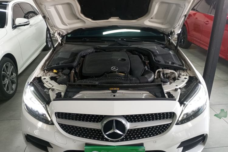 Used Mercedes-Benz C-Class 2019 C 260 Estate Engine Bay