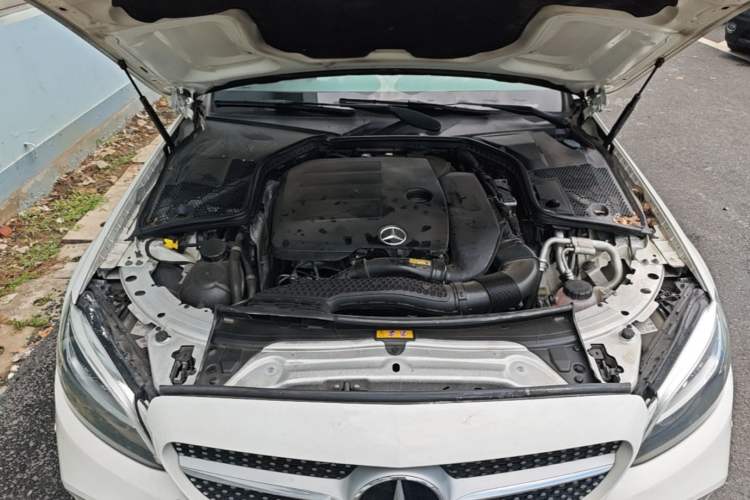 Used Mercedes-Benz C-Class 2019 C 260 Estate Engine Bay
