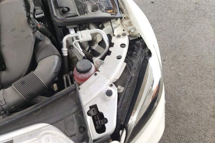 Used Mercedes-Benz C-Class 2019 C 260 Sport Edition Engine Bay Left