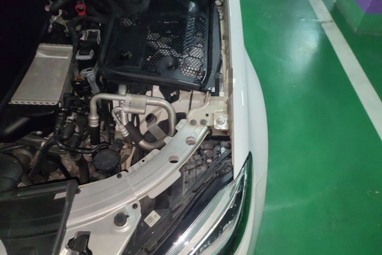 Used Mercedes-Benz C-Class 2019 C 180 L Fashion Edition Sport Version Engine Bay Left