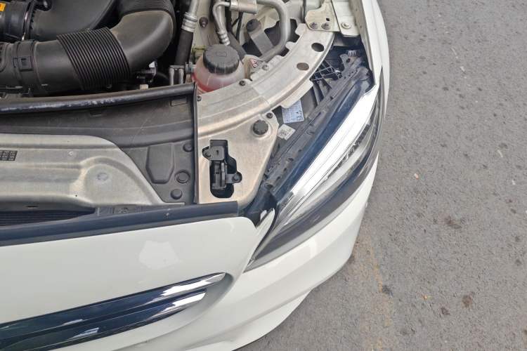 Used Mercedes-Benz C-Class 2019 C 260 Sport Edition Engine Bay Left