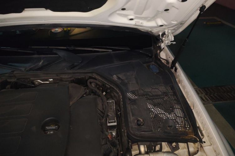 Used Mercedes-Benz C-Class 2019 C 260 L 4MATIC Engine Bay Left