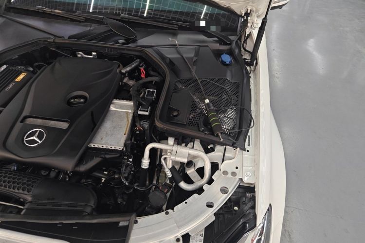 Used Mercedes-Benz C-Class 2019 C 180 L Fashion Edition Sport Version Engine Bay Left
