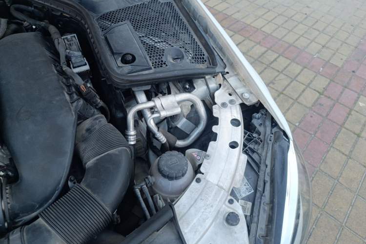 Used Mercedes-Benz C-Class 2019 C 260 Sport Edition 4MATIC Engine Bay Left