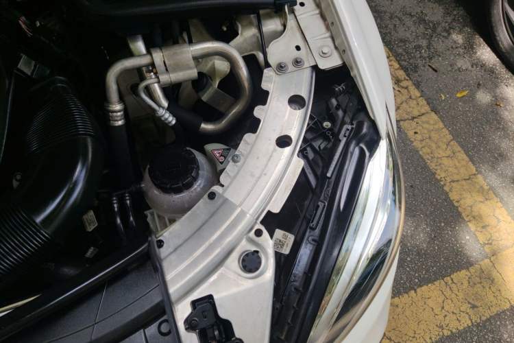 Used Mercedes-Benz C-Class 2019 C 260 L Sport Edition Engine Bay Left