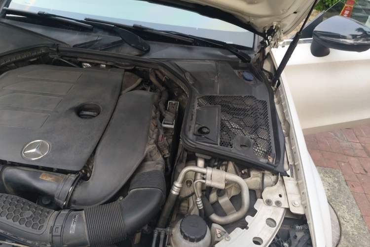 Used Mercedes-Benz C-Class 2019 C 260 Coupe Engine Bay Left