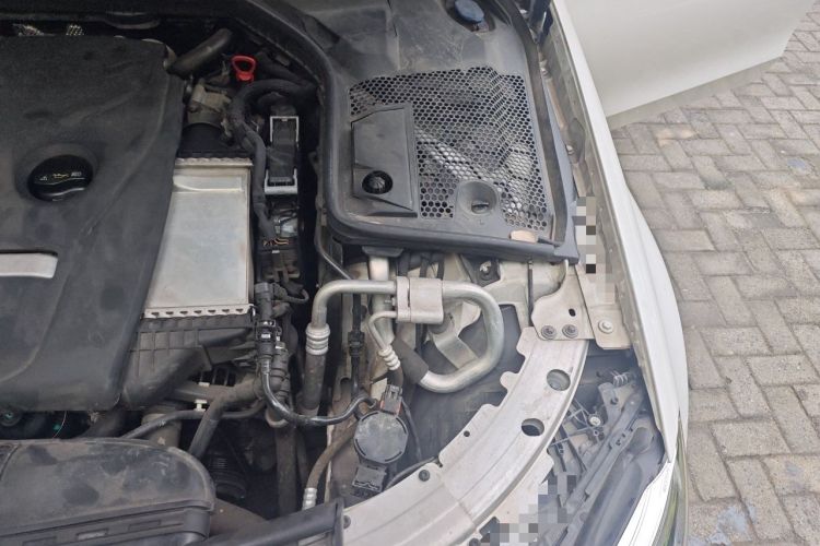 Used Mercedes-Benz C-Class 2019 C 180 L Fashion Edition Sport Version Engine Bay Left