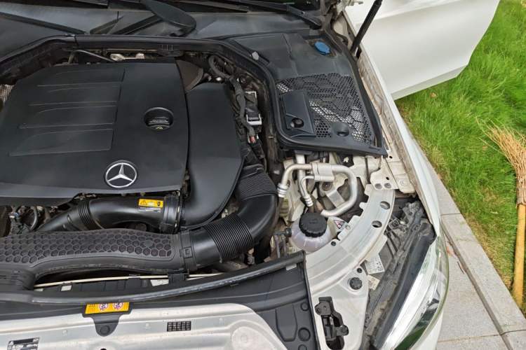 Used Mercedes-Benz C-Class 2019 C 260 Sport Edition Engine Bay Left