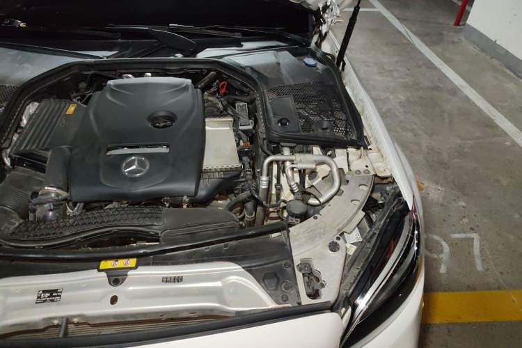 Used Mercedes-Benz C-Class 2019 C 180 L Fashion Edition Sport Version Engine Bay Left