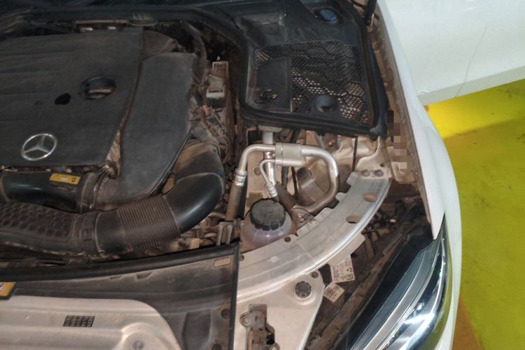 Used Mercedes-Benz C-Class 2019 C 260 Sport Edition Engine Bay Left