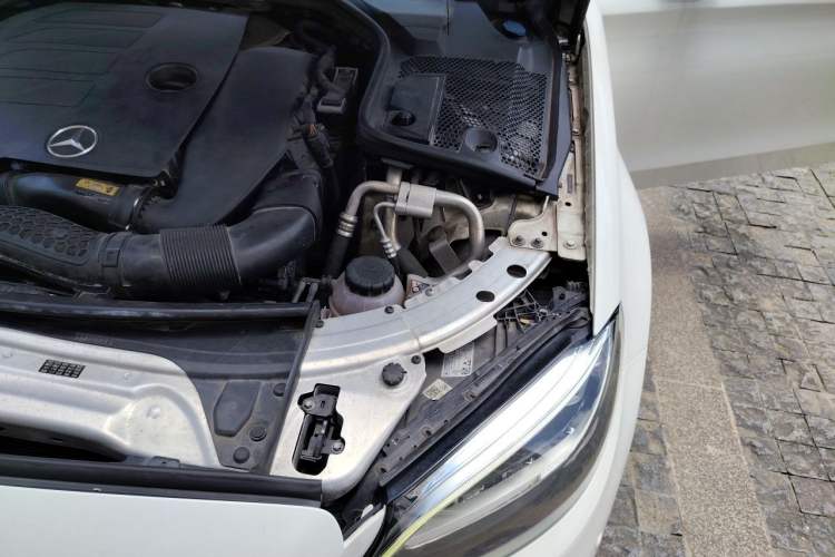 Used Mercedes-Benz C-Class 2019 C 260 Sport Edition Engine Bay Left