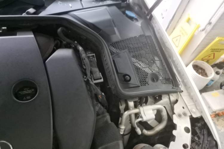 Used Mercedes-Benz C-Class 2019 C 260 L 4MATIC Sport Edition Engine Bay Left