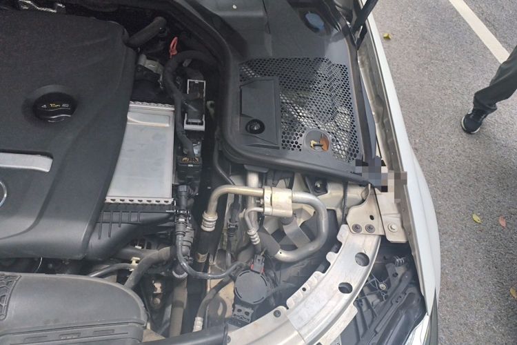 Used Mercedes-Benz C-Class 2019 C 180 L Fashion Edition Sport Version Engine Bay Left