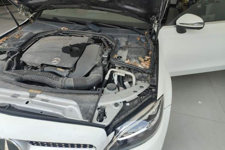 Used Mercedes-Benz C-Class 2019 C 260 Coupe Engine Bay Left