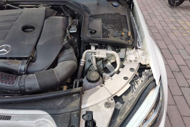 Used Mercedes-Benz C-Class 2019 C 260 L Sport Edition Engine Bay Left