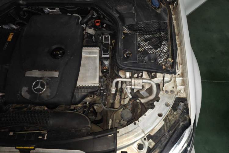 Used Mercedes-Benz C-Class 2019 C 180 L Fashion Edition Sport Version Engine Bay Left