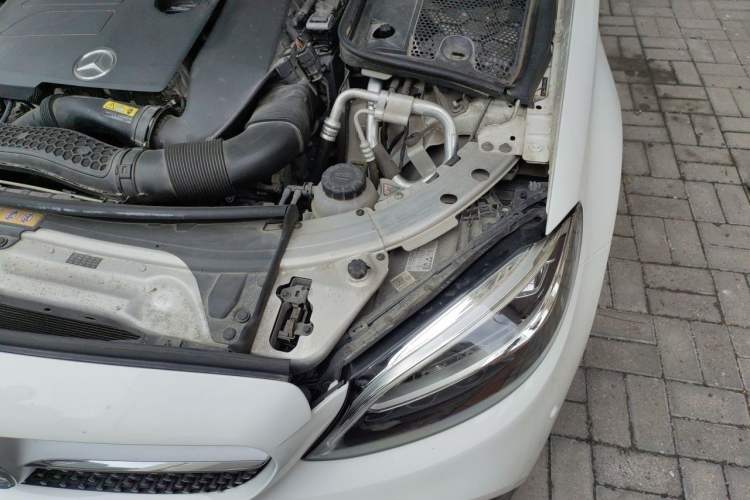 Used Mercedes-Benz C-Class 2019 C 260 L Sport Edition Engine Bay Left