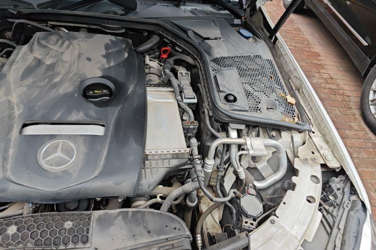 Used Mercedes-Benz C-Class 2019 C 180 L Fashion Edition Sport Version Engine Bay Left
