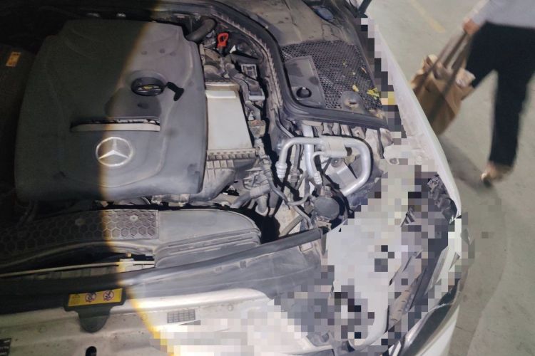 Used Mercedes-Benz C-Class 2019 C 180 L Fashion Edition Sport Version Engine Bay Left