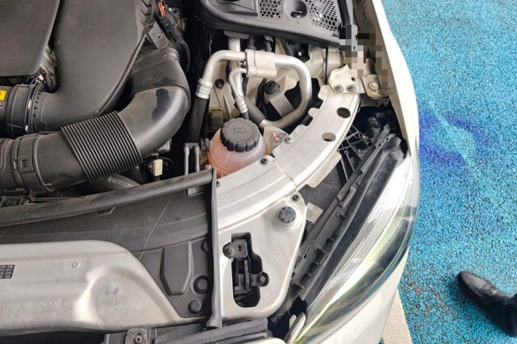 Used Mercedes-Benz C-Class 2019 C 260 L Sport Edition Engine Bay Left