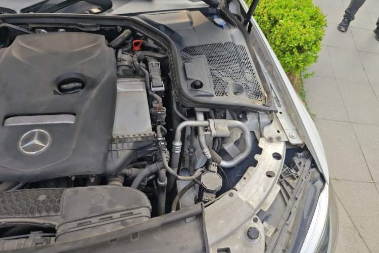 Used Mercedes-Benz C-Class 2019 C 180 L Fashion Edition Sport Version Engine Bay Left