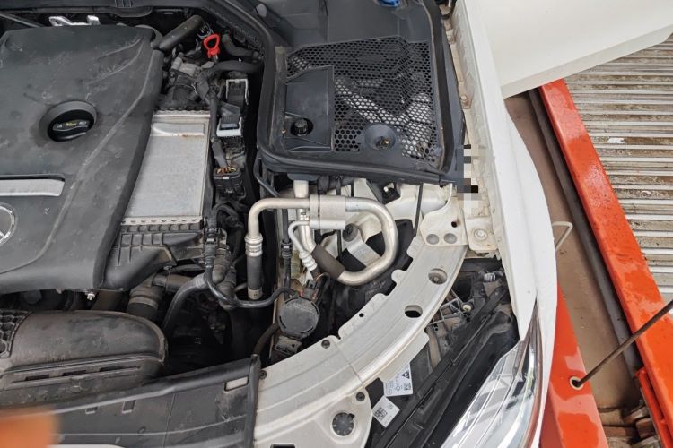 Used Mercedes-Benz C-Class 2019 C 180 L Fashion Edition Sport Version Engine Bay Left