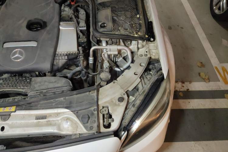 Used Mercedes-Benz C-Class 2019 C 180 L Fashion Edition Sport Version Engine Bay Left