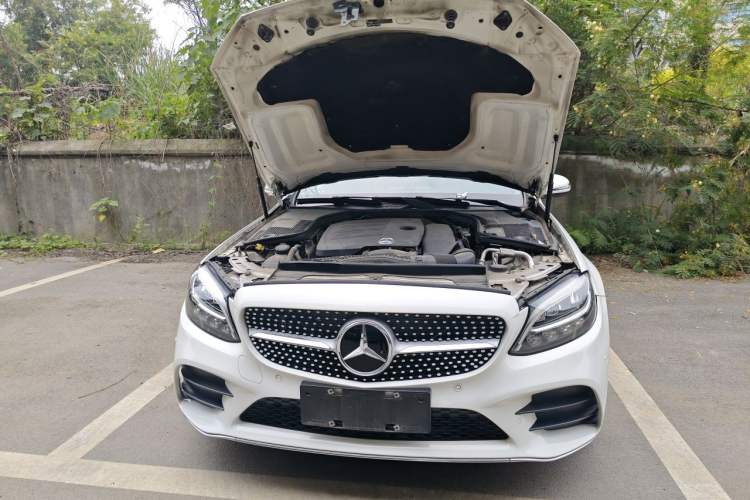 Used Mercedes-Benz C-Class 2019 C 260 Estate Engine Bay
