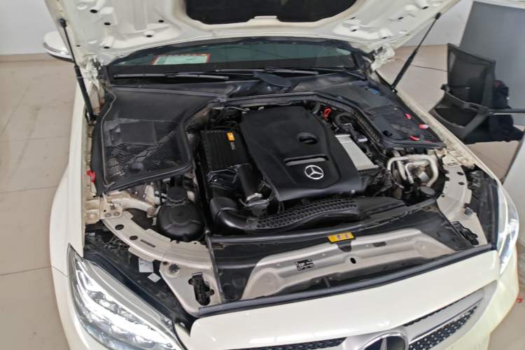 Used Mercedes-Benz C-Class 2019 C 180 L Fashion Edition Sport Version Engine Bay