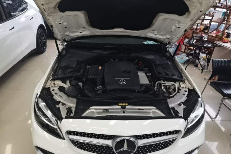 Used Mercedes-Benz C-Class 2019 C 180 L Fashion Edition Sport Version Engine Bay