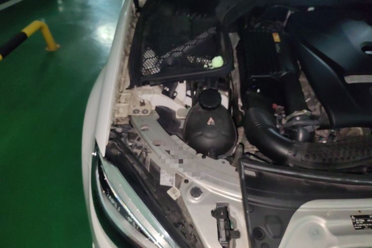 Used Mercedes-Benz C-Class 2019 C 180 L Fashion Edition Sport Version Engine Bay Right