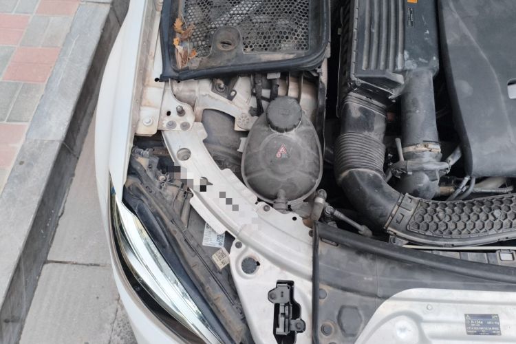 Used Mercedes-Benz C-Class 2019 C 180 L Fashion Edition Sport Version Engine Bay Right