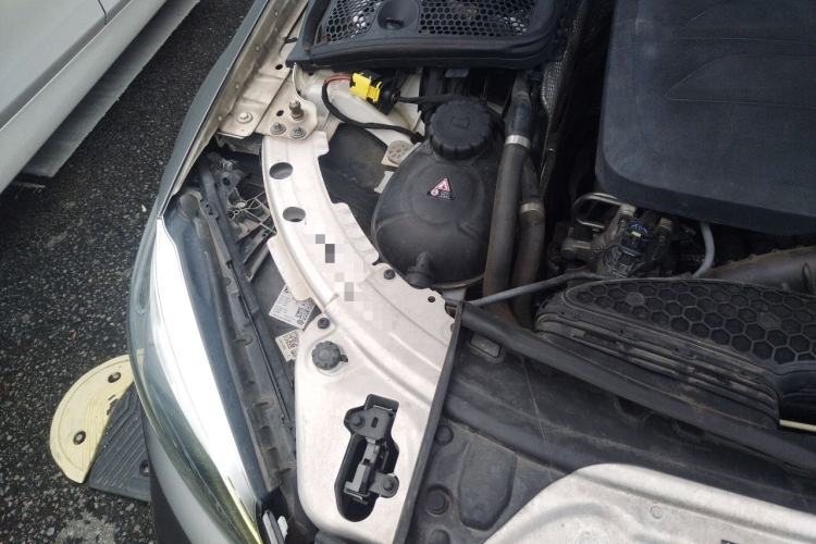 Used Mercedes-Benz C-Class 2019 C 260 L Sport Edition Engine Bay Right