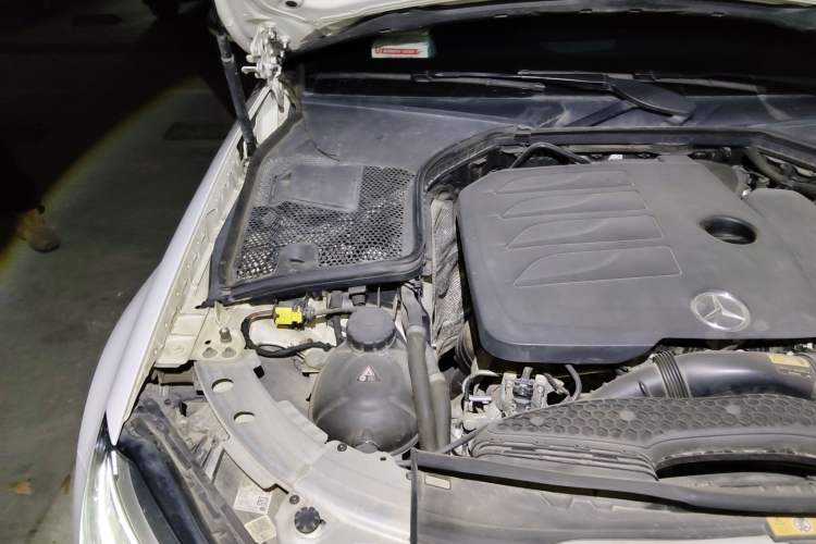 Used Mercedes-Benz C-Class 2019 C 260 L 4MATIC Sport Edition Engine Bay Right