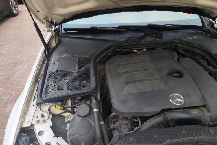 Used Mercedes-Benz C-Class 2019 C 260 Coupe Engine Bay Right