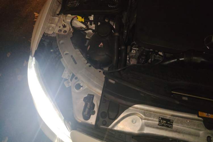 Used Mercedes-Benz C-Class 2019 C 260 L Sport Edition Engine Bay Right