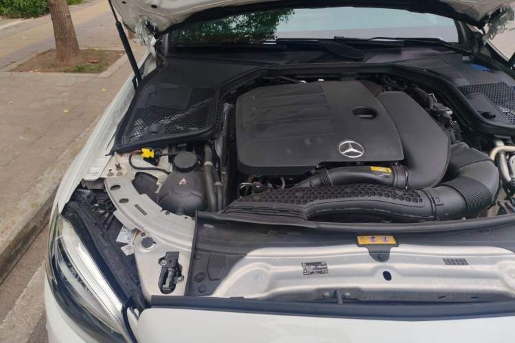 Used Mercedes-Benz C-Class 2019 C 260 Sport Edition Engine Bay Right