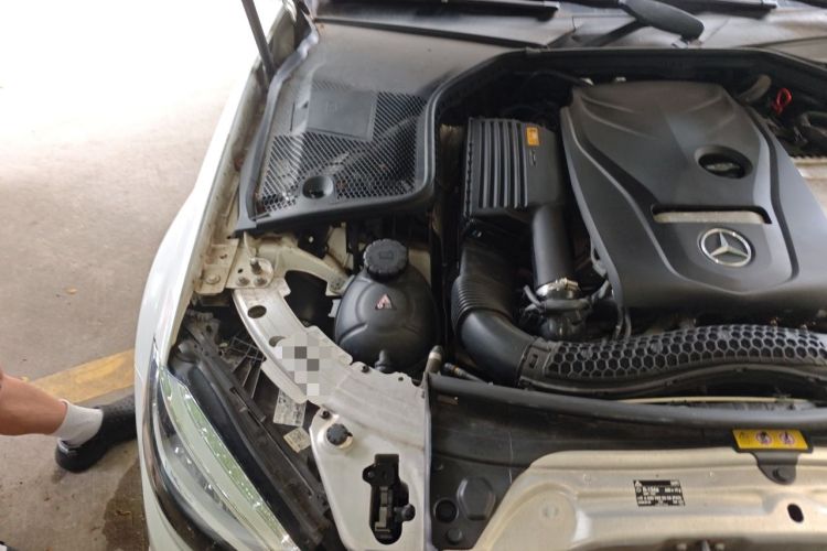 Used Mercedes-Benz C-Class 2019 C 180 L Fashion Edition Sport Version Engine Bay Right