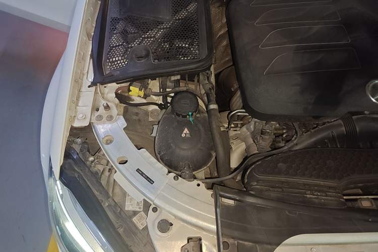 Used Mercedes-Benz C-Class 2019 Restyled C 260 L Sport Edition Engine Bay Right